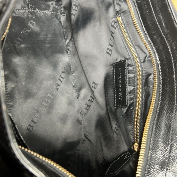 BURBERRY Black Patent Somerford Zip Tote Bag - Picture 10 of 15